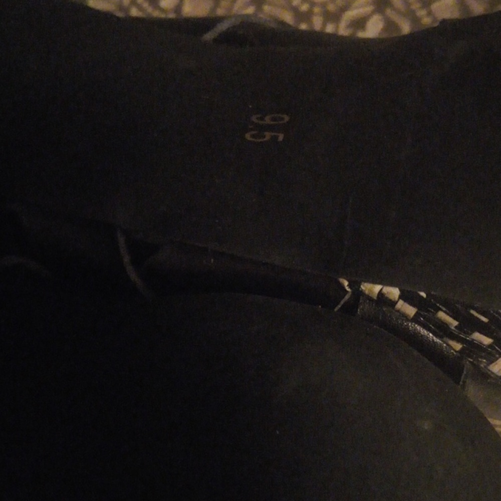 Heels - Picture 3 of 4